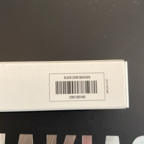 IL MAKIAGE Black Card Lift Curl and Lengthen Mascara - Picture 4 of 4